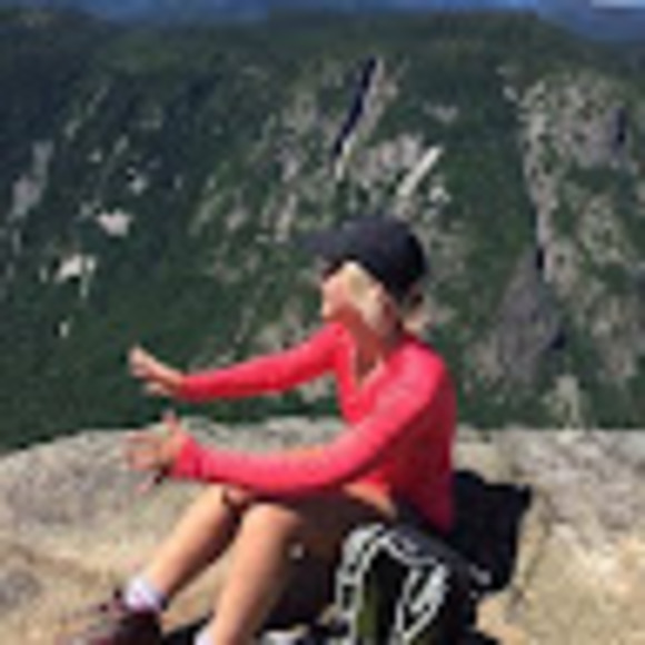 Meet your Posher, Corinne - Picture 1 of 1